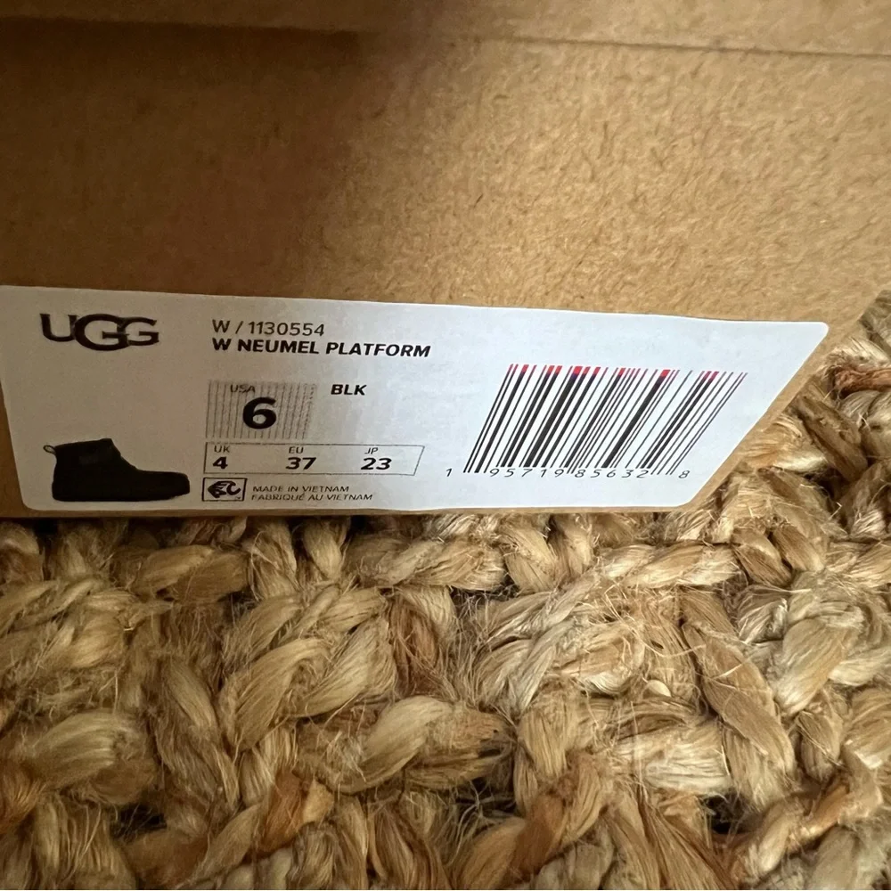 NWT UGG Neumel Platform Strap Chukka Boot Black Various Sizes - Picture 14 of 16